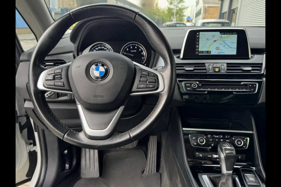 BMW 2 Serie Active Tourer 225xe iPerformance eDrive Hybride - AUTOMAAT I Panorama dak I Navigatie I Airco I PDC I Sport velgen