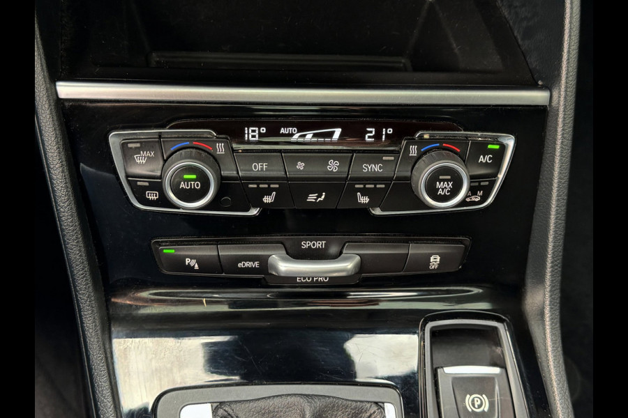 BMW 2 Serie Active Tourer 225xe iPerformance eDrive Hybride - AUTOMAAT I Panorama dak I Navigatie I Airco I PDC I Sport velgen
