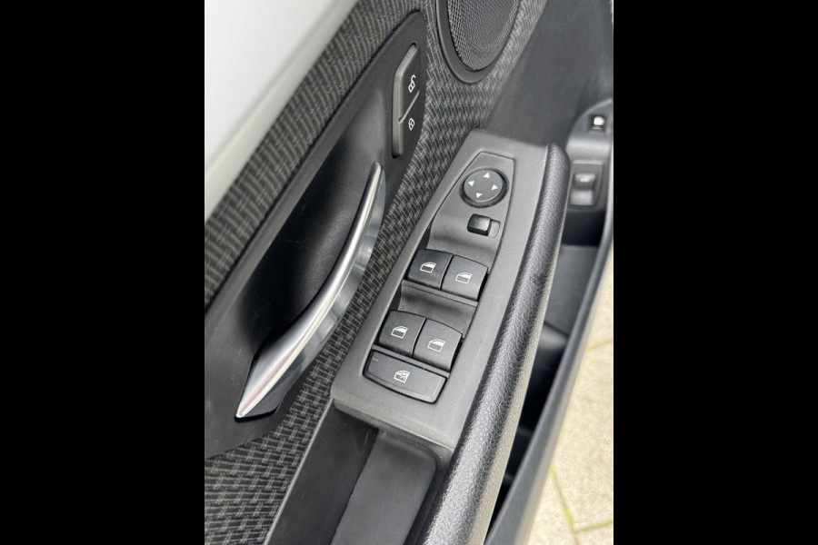 BMW 2 Serie Active Tourer 225xe iPerformance eDrive Hybride - AUTOMAAT I Panorama dak I Navigatie I Airco I PDC I Sport velgen