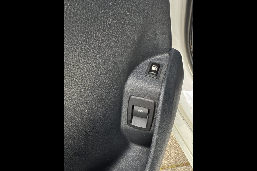 BMW 2 Serie Active Tourer 225xe iPerformance eDrive Hybride - AUTOMAAT I Panorama dak I Navigatie I Airco I PDC I Sport velgen