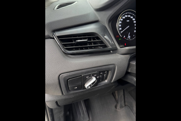 BMW 2 Serie Active Tourer 225xe iPerformance eDrive Hybride - AUTOMAAT I Panorama dak I Navigatie I Airco I PDC I Sport velgen