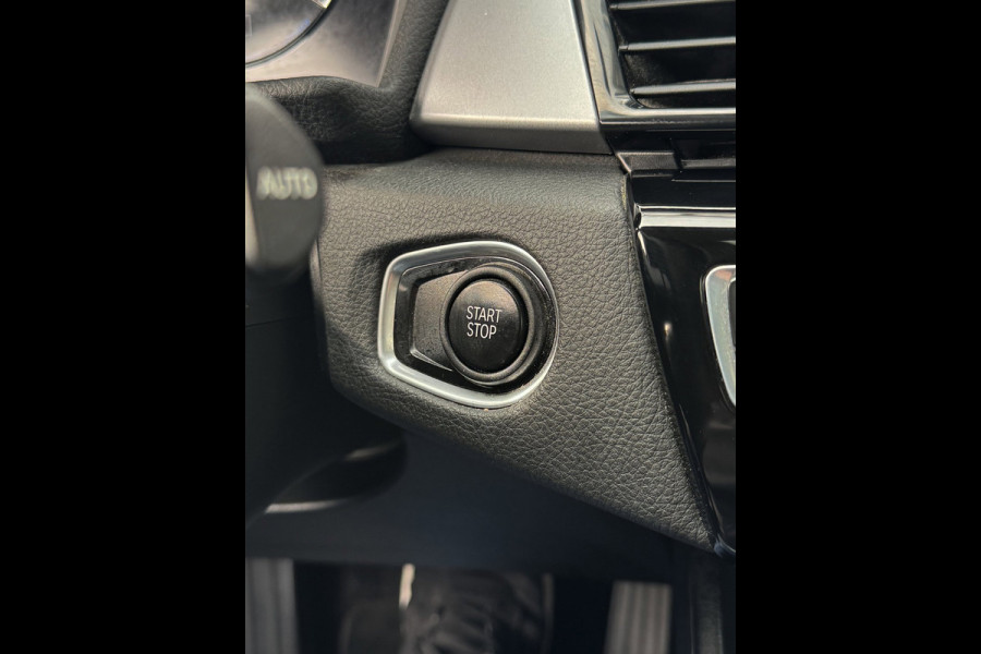 BMW 2 Serie Active Tourer 225xe iPerformance eDrive Hybride - AUTOMAAT I Panorama dak I Navigatie I Airco I PDC I Sport velgen