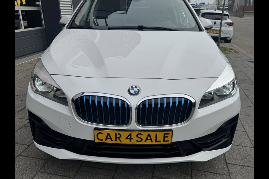 BMW 2 Serie Active Tourer 225xe iPerformance eDrive Hybride - AUTOMAAT I Panorama dak I Navigatie I Airco I PDC I Sport velgen
