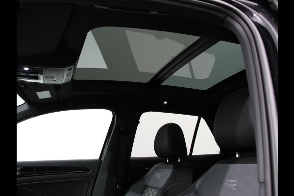 Volkswagen T-Roc 1.5 TSI DSG R-Line + Design pakket Black Automaat Panorama dak Navigatie Apple Carplay/Android Auto Climate control Adaptieve cruise control LED