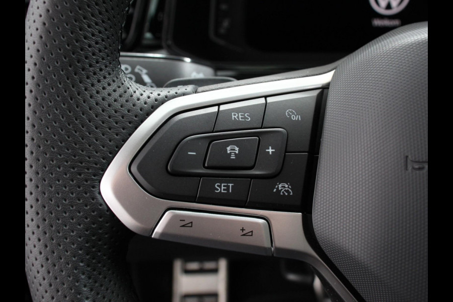 Volkswagen T-Roc 1.5 TSI DSG R-Line + Design pakket Black Automaat Panorama dak Navigatie Apple Carplay/Android Auto Climate control Adaptieve cruise control LED