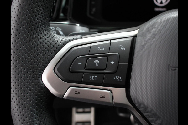 Volkswagen T-Roc 1.5 TSI DSG R-Line + Design pakket Black Automaat Panorama dak Navigatie Apple Carplay/Android Auto Climate control Adaptieve cruise control LED