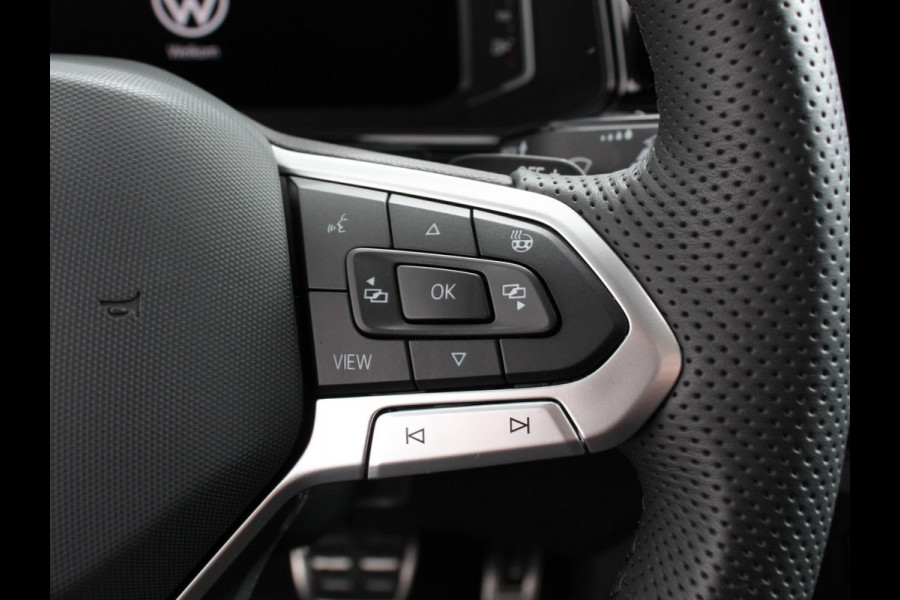 Volkswagen T-Roc 1.5 TSI DSG R-Line + Design pakket Black Automaat Panorama dak Navigatie Apple Carplay/Android Auto Climate control Adaptieve cruise control LED