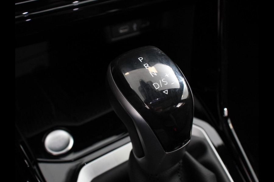 Volkswagen T-Roc 1.5 TSI DSG R-Line + Design pakket Black Automaat Panorama dak Navigatie Apple Carplay/Android Auto Climate control Adaptieve cruise control LED