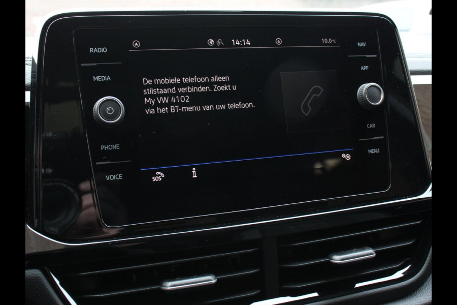 Volkswagen T-Roc 1.5 TSI DSG R-Line + Design pakket Black Automaat Panorama dak Navigatie Apple Carplay/Android Auto Climate control Adaptieve cruise control LED