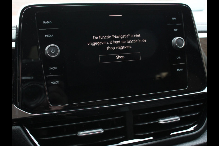 Volkswagen T-Roc 1.5 TSI DSG R-Line + Design pakket Black Automaat Panorama dak Navigatie Apple Carplay/Android Auto Climate control Adaptieve cruise control LED