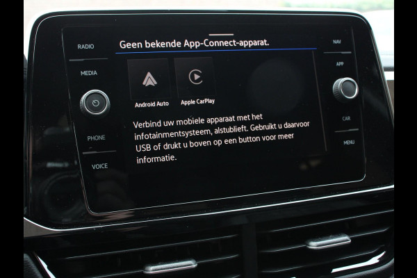 Volkswagen T-Roc 1.5 TSI DSG R-Line + Design pakket Black Automaat Panorama dak Navigatie Apple Carplay/Android Auto Climate control Adaptieve cruise control LED