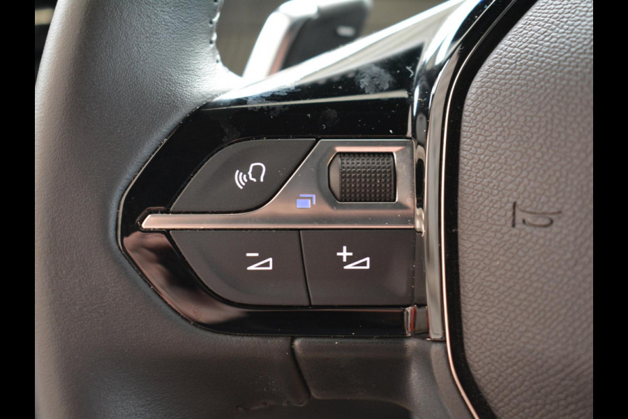 Peugeot 2008 1.2 Hybrid 136 Allure | Navigatie | Parkeer Camera |