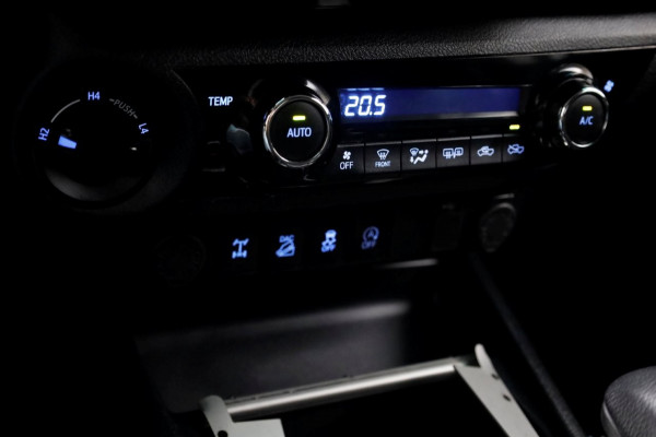 Toyota Hilux 2.4 D-4D-F 150pk E6 4WD 4x4 Double Cab Automaat 2/5-Persoons 05-2021