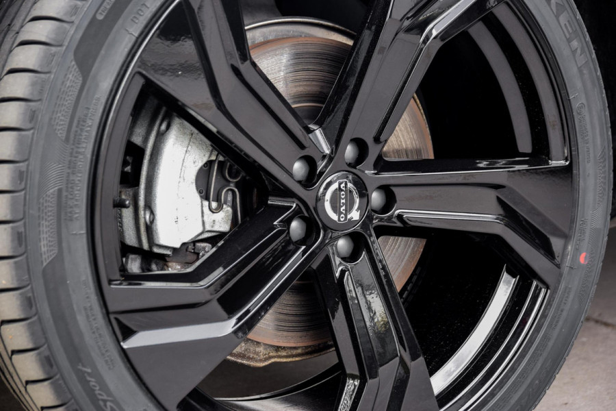 Volvo XC60 2.0 T6 Plug-in hybrid AWD Ultra Black Edition | Panorama | 360 Camera | Hud | Harman/Kardon