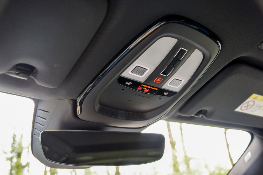 Volvo XC60 2.0 T6 Plug-in hybrid AWD Ultra Black Edition | Panorama | 360 Camera | Hud | Harman/Kardon