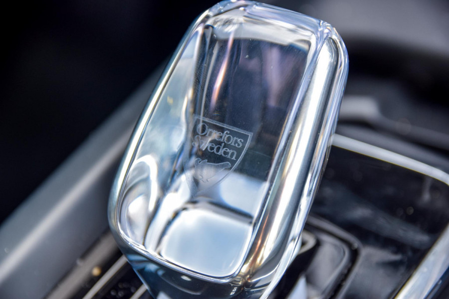 Volvo XC60 2.0 T6 Plug-in hybrid AWD Ultra Black Edition | Panorama | 360 Camera | Hud | Harman/Kardon