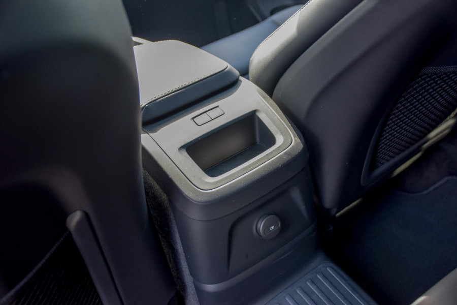 Volvo XC60 2.0 T6 Plug-in hybrid AWD Ultra Black Edition | Panorama | 360 Camera | Hud | Harman/Kardon