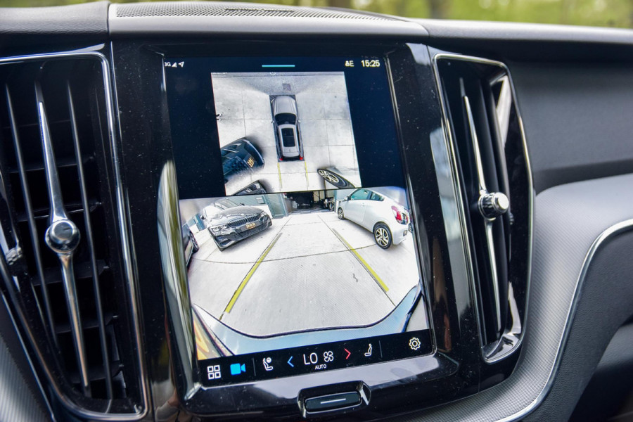 Volvo XC60 2.0 T6 Plug-in hybrid AWD Ultra Black Edition | Panorama | 360 Camera | Hud | Harman/Kardon