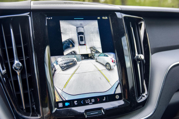 Volvo XC60 2.0 T6 Plug-in hybrid AWD Ultra Black Edition | Panorama | 360 Camera | Hud | Harman/Kardon