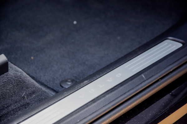 Volvo XC60 2.0 T6 Plug-in hybrid AWD Ultra Black Edition | Panorama | 360 Camera | Hud | Harman/Kardon