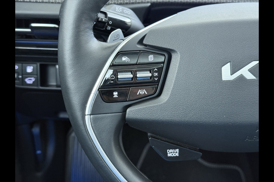 Kia Ev6 Plus Advanced 77.4 kWh Leer Schuif-kanteldak Camera Adap.Cruise Warmtepomp V2L Elektr.-Stoel-Massage+Ventilatie+Verwarmd+Memory  SOH 100% DAB Elek.Achterklep Lmv 20" Lane Assist Privacy Glas 1.600kg Trekvermogen! 1e Eigenaar Dealeronderhouden Origineel Nederlandse Auto Nieuwprijs €53.860,- snelladen tot 240 KW