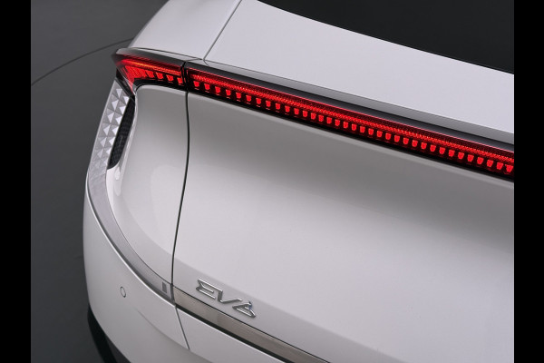 Kia Ev6 Plus Advanced 77.4 kWh Leer Schuif-kanteldak Camera Adap.Cruise Warmtepomp V2L Elektr.-Stoel-Massage+Ventilatie+Verwarmd+Memory  SOH 100% DAB Elek.Achterklep Lmv 20" Lane Assist Privacy Glas 1.600kg Trekvermogen! 1e Eigenaar Dealeronderhouden Origineel Nederlandse Auto Nieuwprijs €53.860,- snelladen tot 240 KW