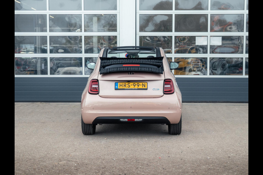 Fiat 500E Cabrio La Prima 42 kWh | 17% Bijtelling | Clima | Cruise | Leder | 17" | Priv Glass | Winter Pack | JBL Sound | BSM | Apple Carplay