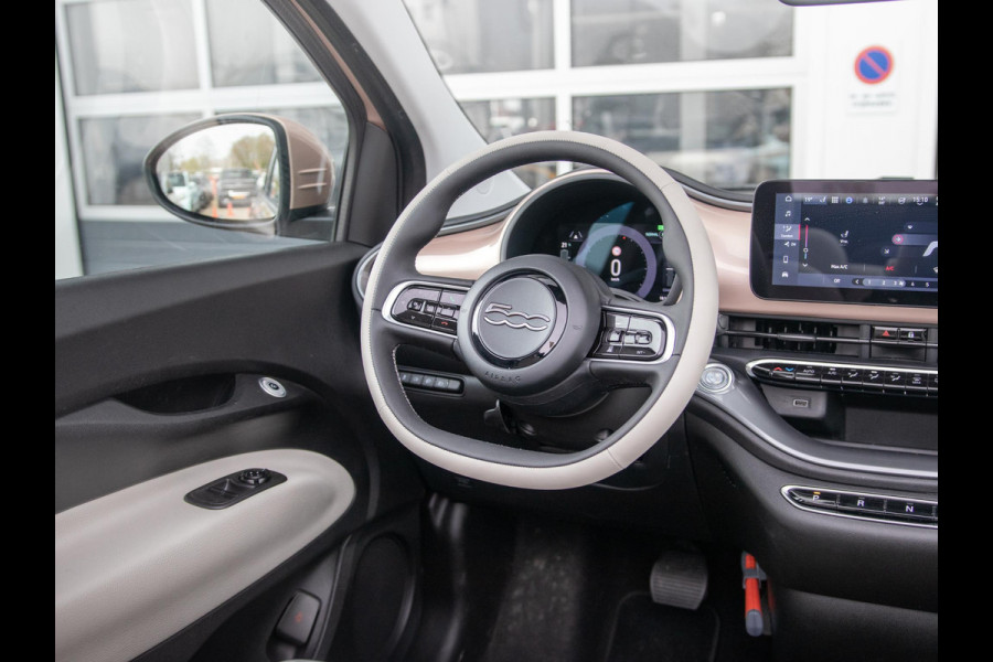 Fiat 500E Cabrio La Prima 42 kWh | 17% Bijtelling | Clima | Cruise | Leder | 17" | Priv Glass | Winter Pack | JBL Sound | BSM | Apple Carplay