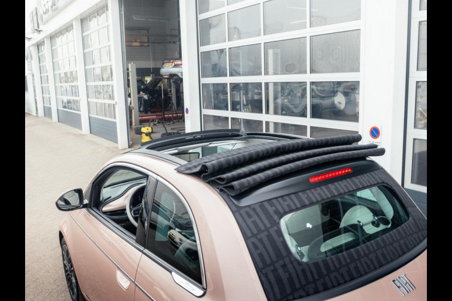 Fiat 500E Cabrio La Prima 42 kWh | 17% Bijtelling | Clima | Cruise | Leder | 17" | Priv Glass | Winter Pack | JBL Sound | BSM | Apple Carplay