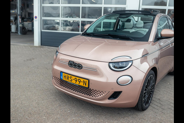 Fiat 500E Cabrio La Prima 42 kWh | 17% Bijtelling | Clima | Cruise | Leder | 17" | Priv Glass | Winter Pack | JBL Sound | BSM | Apple Carplay