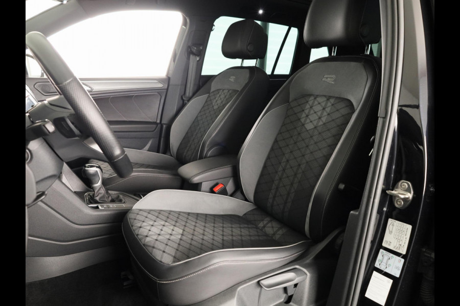 Volkswagen Tiguan 1.5 TSI R-Line Business 150 pk Automaat (DSG) | Verlengde garantie | Navigatie | Panoramadak | Trekhaak (wegklapbaar) | Parkeersensoren (Park assist) | Achteruitrijcamera | Stoelverwarming | R-Line |