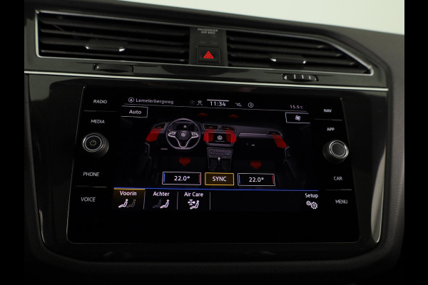 Volkswagen Tiguan 1.5 TSI R-Line Business 150 pk Automaat (DSG) | Verlengde garantie | Navigatie | Panoramadak | Trekhaak (wegklapbaar) | Parkeersensoren (Park assist) | Achteruitrijcamera | Stoelverwarming | R-Line |