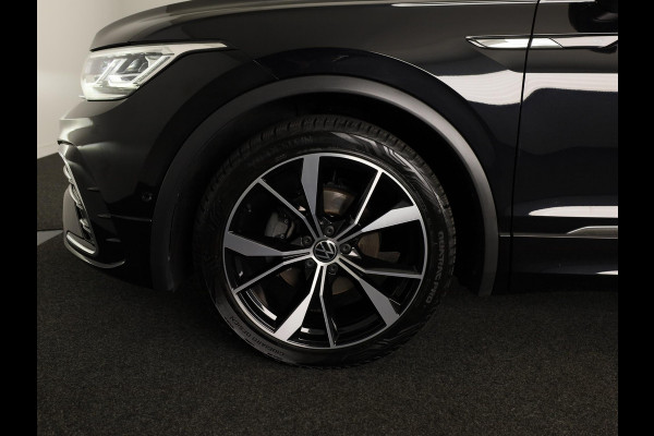 Volkswagen Tiguan 1.5 TSI R-Line Business 150 pk Automaat (DSG) | Verlengde garantie | Navigatie | Panoramadak | Trekhaak (wegklapbaar) | Parkeersensoren (Park assist) | Achteruitrijcamera | Stoelverwarming | R-Line |
