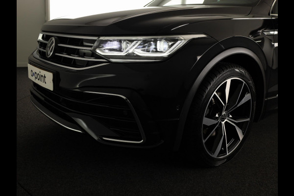 Volkswagen Tiguan 1.5 TSI R-Line Business 150 pk Automaat (DSG) | Verlengde garantie | Navigatie | Panoramadak | Trekhaak (wegklapbaar) | Parkeersensoren (Park assist) | Achteruitrijcamera | Stoelverwarming | R-Line |