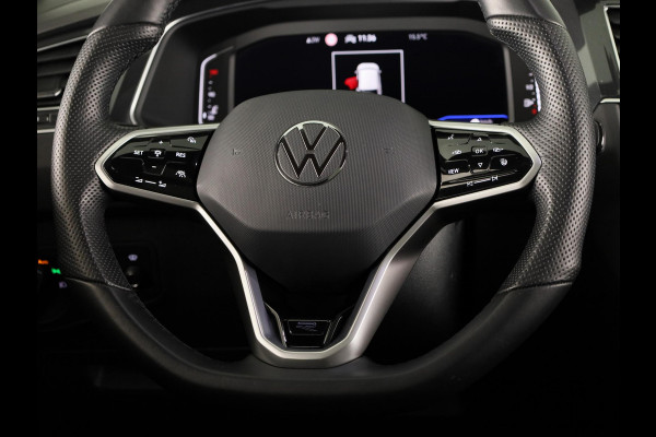 Volkswagen Tiguan 1.5 TSI R-Line Business 150 pk Automaat (DSG) | Verlengde garantie | Navigatie | Panoramadak | Trekhaak (wegklapbaar) | Parkeersensoren (Park assist) | Achteruitrijcamera | Stoelverwarming | R-Line |