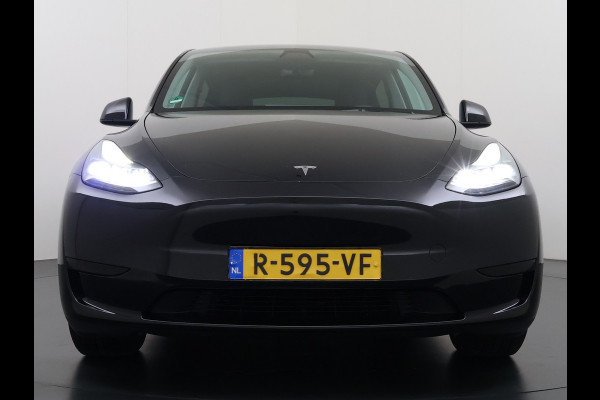 Tesla Model Y 300pk Warmtepomp LFP-Accu Leer Lmv Camera's Panoramadak Adap.Cruise Navi Ecc SOH 92% RWD Autopilot Stoel+Stuur+Achterbank Verwarming Elek.Achterklep Dodehoek detector Draadloze telefoonlader 1e Eigenaar Fabrieksgarantie op Motor en Accu tot 13-12-2030/160.000km 1.600KG-Trekvermogen