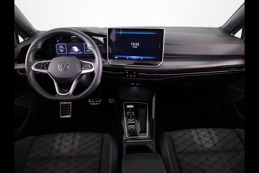 Volkswagen Golf 1.5 eTSI R-Line Edition 150 pk Automaat (DSG) | Verlengde garantie | Navigatie via App | Panoramadak | Parkeersensoren | Achteruitrijcamera | Stoelverwarming |