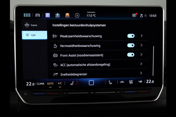 Volkswagen Golf 1.5 eTSI R-Line Edition 150 pk Automaat (DSG) | Verlengde garantie | Navigatie via App | Panoramadak | Parkeersensoren | Achteruitrijcamera | Stoelverwarming |