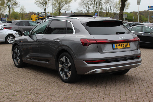 Audi e-tron 50 quattro Business edition Plus 71 kWh / SoH 92,9% / Panoramadak / Camera / Luchtvering / Intr.voorverwarming / Leder&Alcantara / 20'' / Navigatie / DAB / Stoelverwarming / ACC
