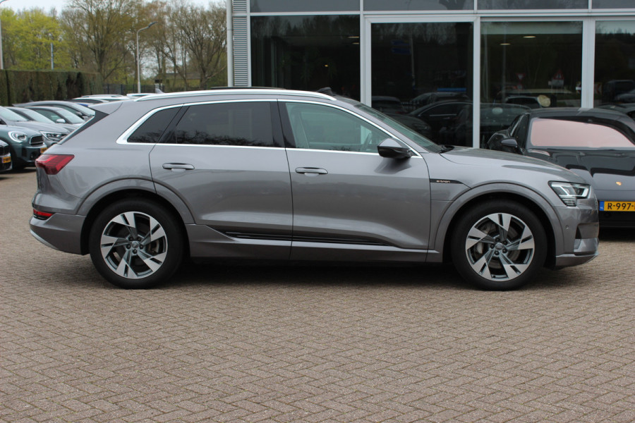 Audi e-tron 50 quattro Business edition Plus 71 kWh / SoH 92,9% / Panoramadak / Camera / Luchtvering / Intr.voorverwarming / Leder&Alcantara / 20'' / Navigatie / DAB / Stoelverwarming / ACC