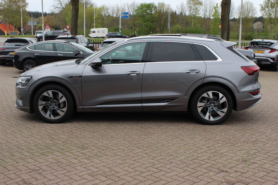 Audi e-tron 50 quattro Business edition Plus 71 kWh / SoH 92,9% / Panoramadak / Camera / Luchtvering / Intr.voorverwarming / Leder&Alcantara / 20'' / Navigatie / DAB / Stoelverwarming / ACC