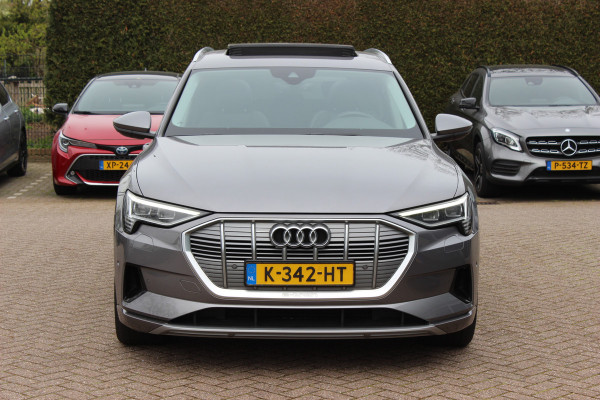 Audi e-tron 50 quattro Business edition Plus 71 kWh / SoH 92,9% / Panoramadak / Camera / Luchtvering / Intr.voorverwarming / Leder&Alcantara / 20'' / Navigatie / DAB / Stoelverwarming / ACC