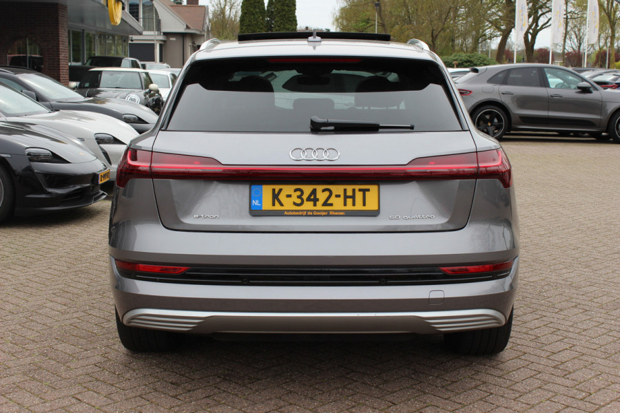Audi e-tron 50 quattro Business edition Plus 71 kWh / SoH 92,9% / Panoramadak / Camera / Luchtvering / Intr.voorverwarming / Leder&Alcantara / 20'' / Navigatie / DAB / Stoelverwarming / ACC