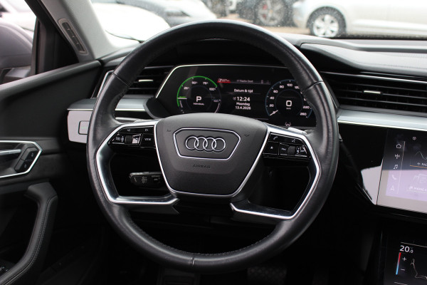 Audi e-tron 50 quattro Business edition Plus 71 kWh / SoH 92,9% / Panoramadak / Camera / Luchtvering / Intr.voorverwarming / Leder&Alcantara / 20'' / Navigatie / DAB / Stoelverwarming / ACC
