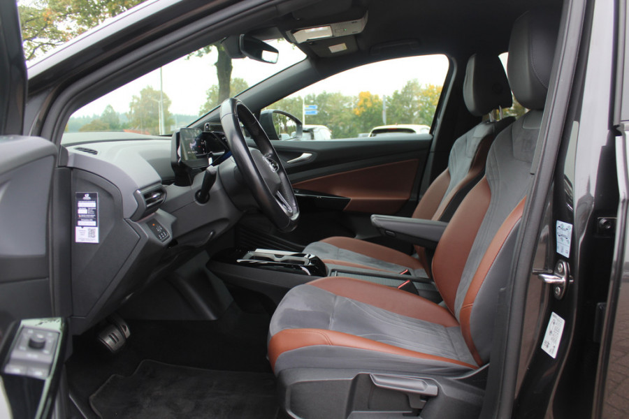 Volkswagen ID.4 First 77 kWh / SoH 89,2% / Trekhaak / Camera / Apple CarPlay / DAB / 20'' / LED / Alcantara / Stoelverwarming / ACC