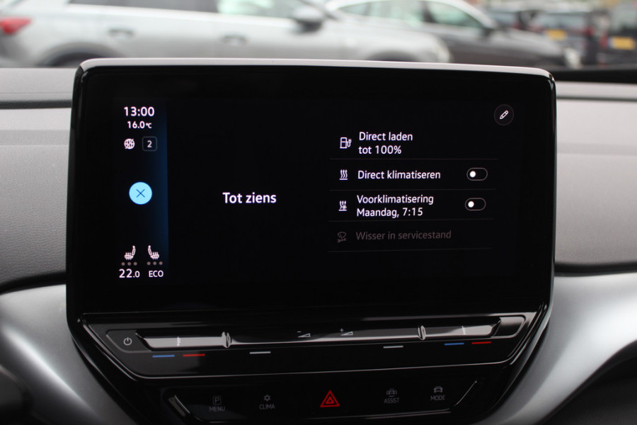 Volkswagen ID.4 First 77 kWh / SoH 89,2% / Trekhaak / Camera / Apple CarPlay / DAB / 20'' / LED / Alcantara / Stoelverwarming / ACC