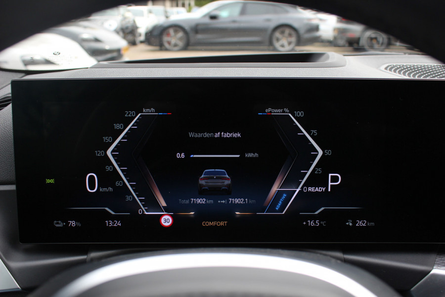 BMW i4 eDrive40 High Executive 84 kWh / SoH 93,5% / Trekhaak / 360Camera / Head-up / Leder / 19'' / Navigatie / Stoelverwarming / DAB / Cruise Control