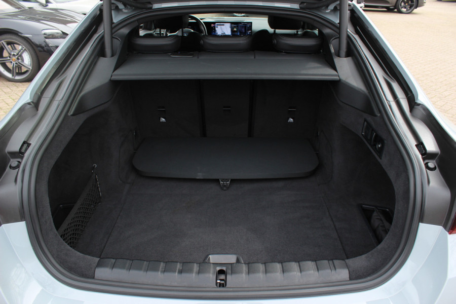 BMW i4 eDrive40 High Executive 84 kWh / SoH 93,5% / Trekhaak / 360Camera / Head-up / Leder / 19'' / Navigatie / Stoelverwarming / DAB / Cruise Control