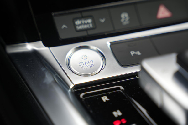 Audi e-tron e-tron 55 quattro advanced 95 kWh S Line B&O Adaptieve Cruise LED Stoelverw.