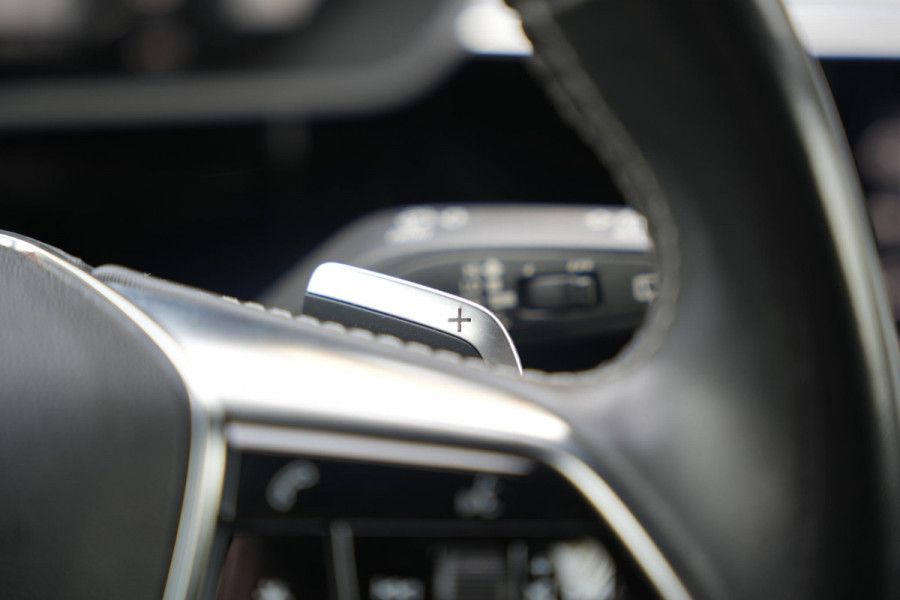 Audi e-tron e-tron 55 quattro advanced 95 kWh S Line B&O Adaptieve Cruise LED Stoelverw.